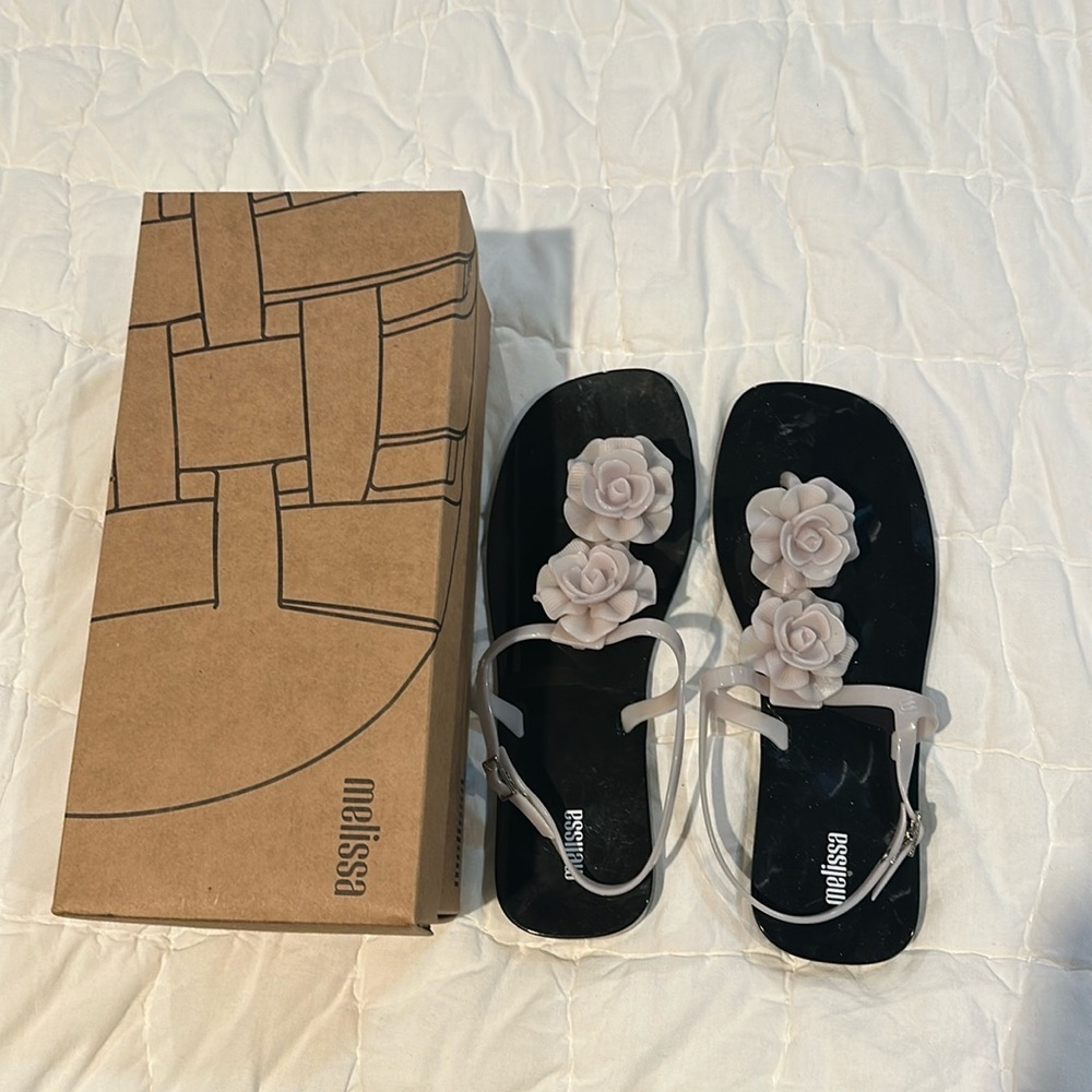 NWT Melissa Sandals, size 10